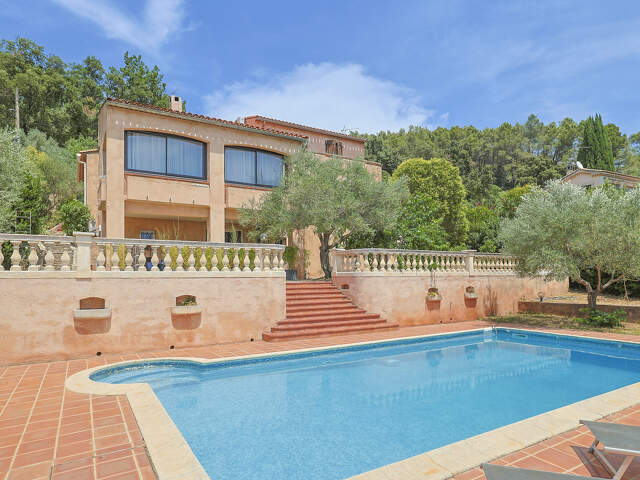 Villa T8 190m2 hab + Dépendance + Piscine + Vue dominante — photo du bien