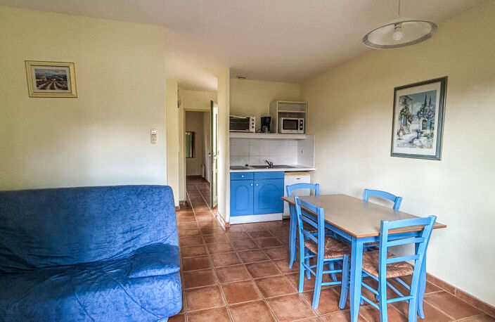 Maisonnette adaptée PMR dans résidence avec piscine. — photo 3