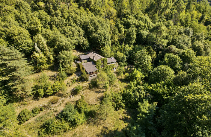 Mas T4 avec Terrain et Rivière — photo 5