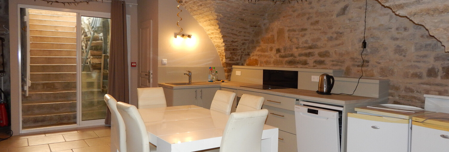 Maison 14 Pièces 402 m² à vendre à Château-Chalon (39210)