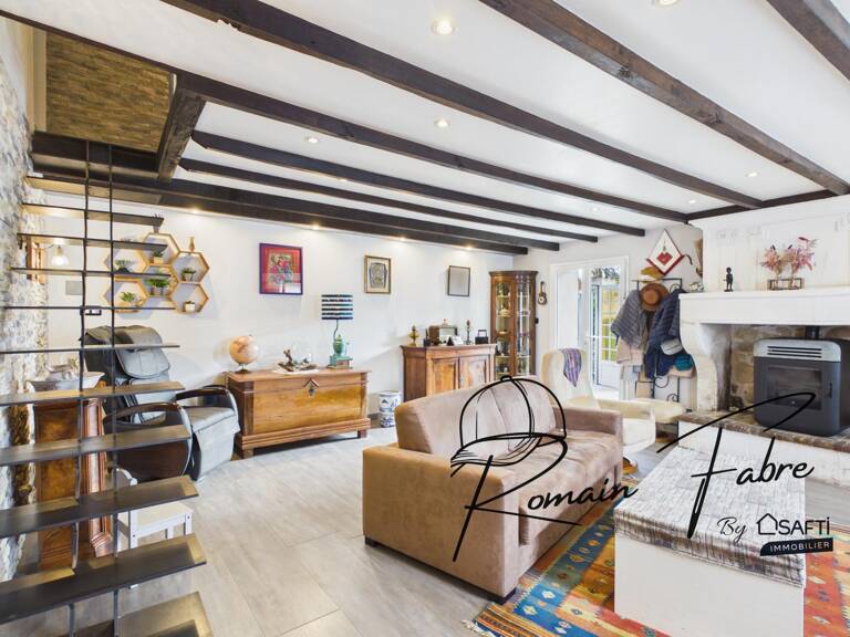 Maison en pierre de 131 m2 avec 3 chambres, grande terrasse couverte et arrière chai, au calme — photo 1