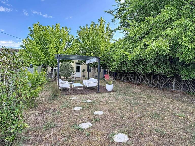 169 M2 de plain-pied sur 840 m² de terrain. — photo 1