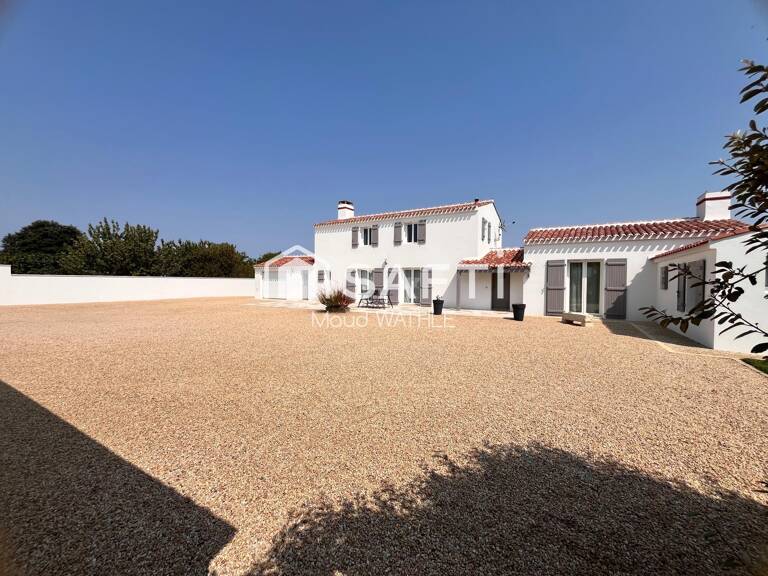 Maison à la signature architecturale — photo 1