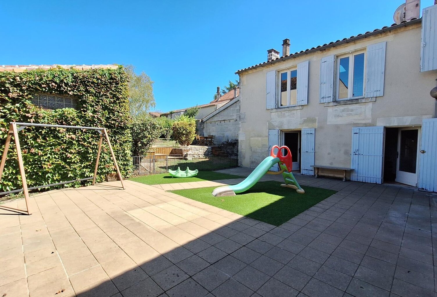 Maison familiale à Châteaubernard / Jardin / Garage — photo 1