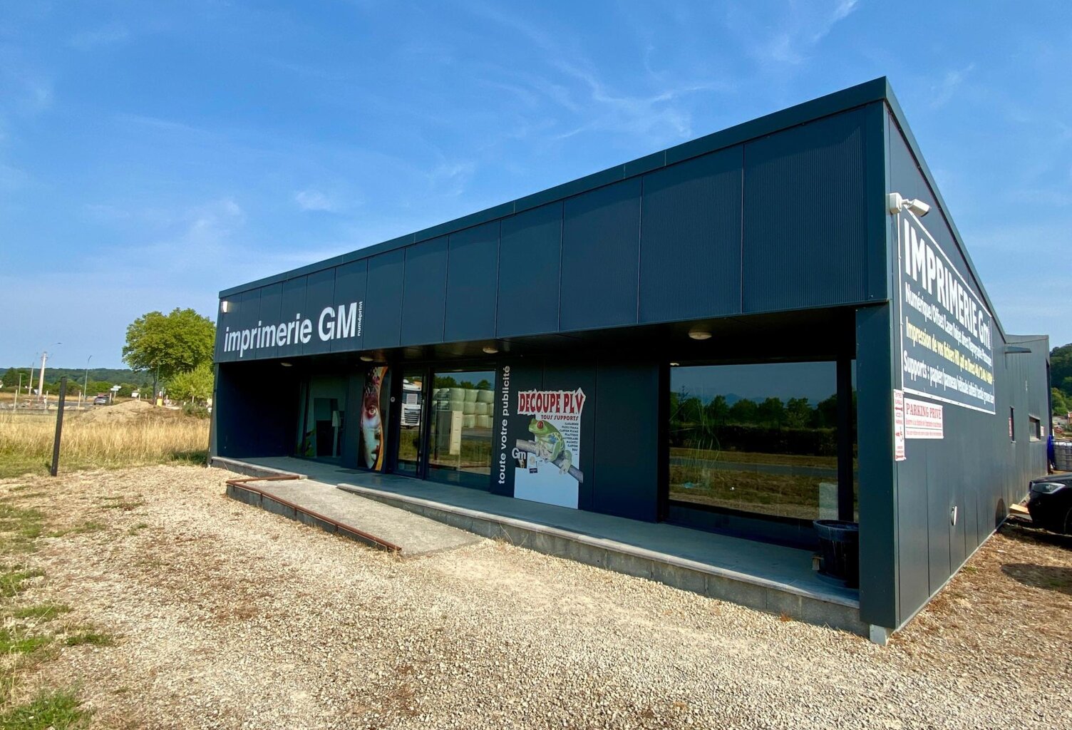 Bâtiment commercial 400m2 — photo 1