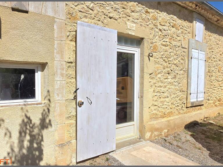 Ensemble immobilier composé de deux maisons de plain-pied à finir et jardin. — photo 1