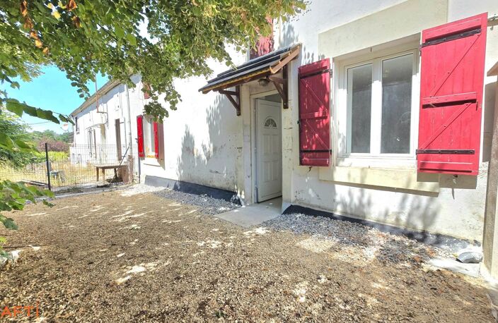 Ensemble immobilier composé de deux maisons de plain-pied à finir et jardin. — photo 2