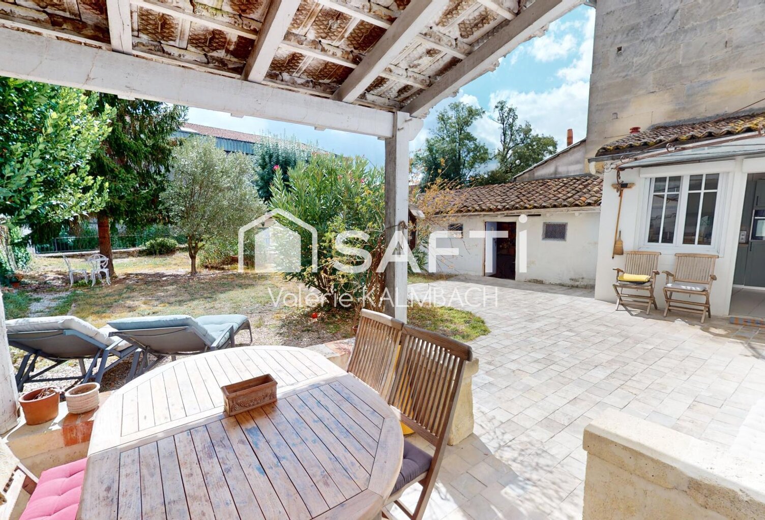 Maison de charme avec jardin et dépendances — photo 1