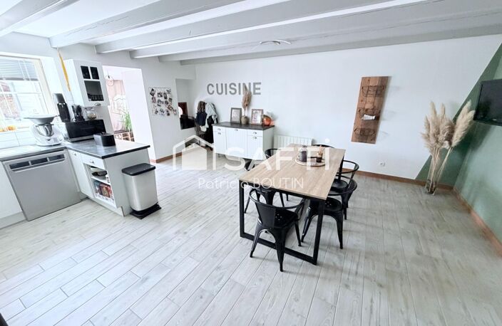 MAISON EN PIERRE 3 CHAMBRES + BUREAUX, DÉPENDANCES PISCINE ET JARDIN — photo 2