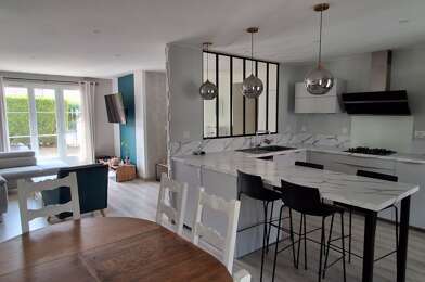 Maison 7 pièces 1290 €