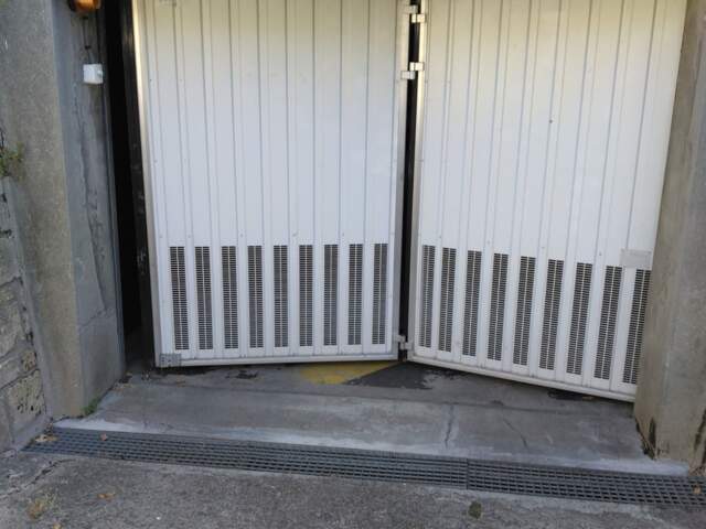 Vente Garage 14 m&sup2; — photo du bien