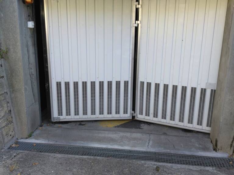 Vente Garage 14 m&sup2; — photo 1