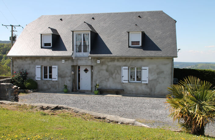 A 10 mn de Lourdes très belle maison de 130m2 avec 1500m2 de — photo 3