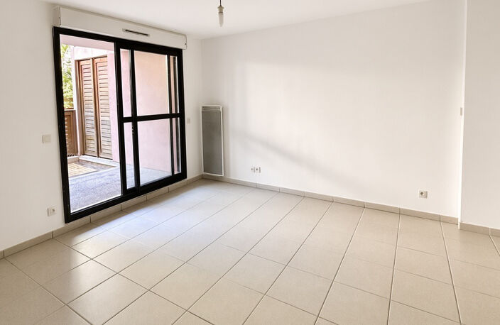 T2 Terrasse et Parking VIEUX PORT SAINT VICTOR 13007 — photo 2