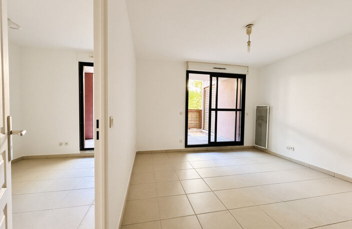T2 Terrasse et Parking VIEUX PORT SAINT VICTOR 13007 — photo 4