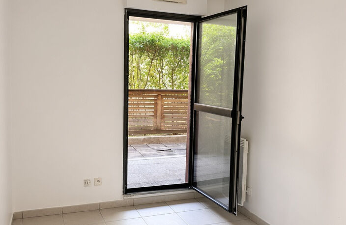 T2 Terrasse et Parking VIEUX PORT SAINT VICTOR 13007 — photo 5