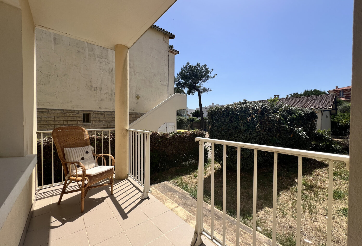 ROYAN - QUARTIER DU PARC - APPARTEMENT T3 avec JARDIN et GARAGE - 200 M PLAGE — photo 1
