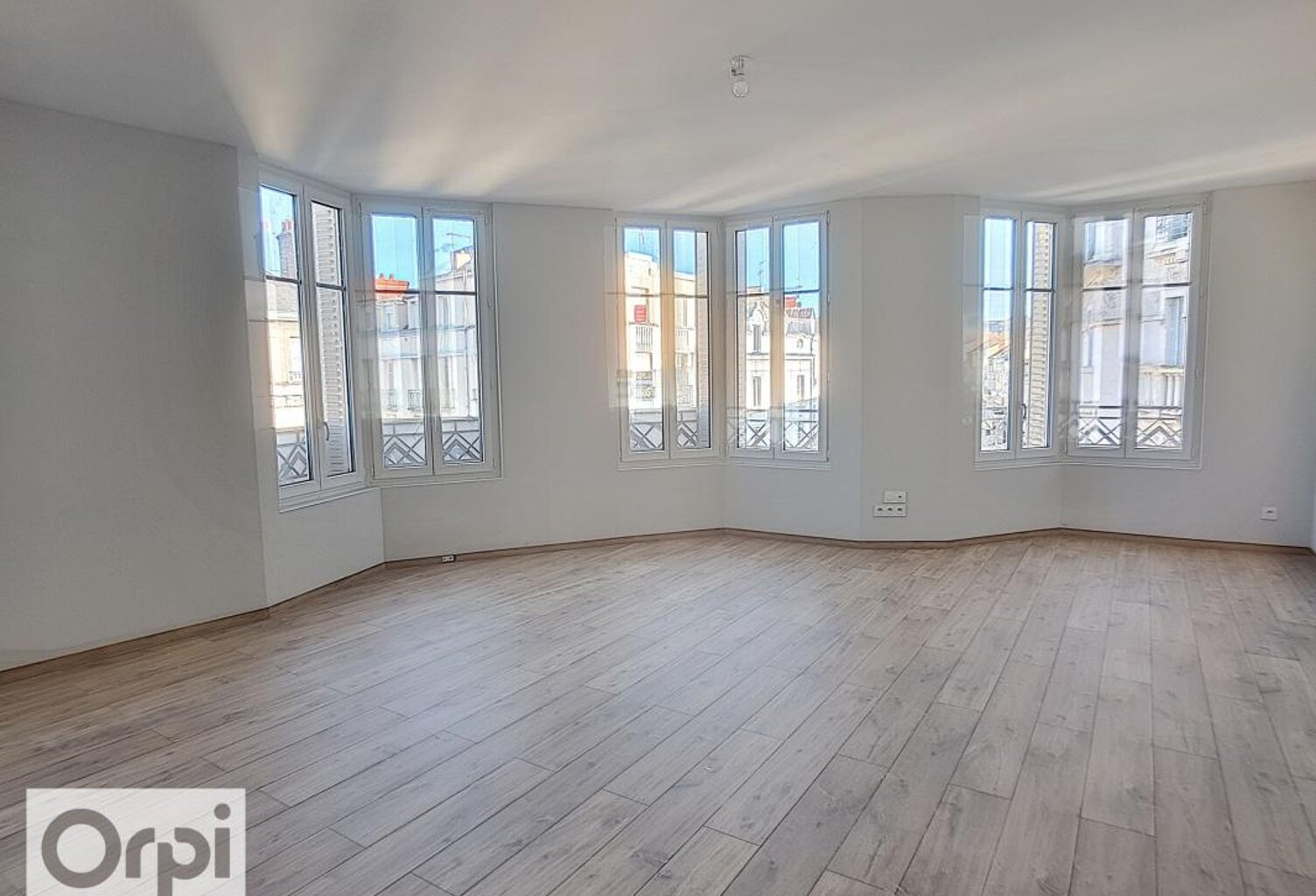 Appartement À Louer — photo 1