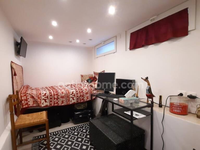 MARTIGUES (13) : à vendre Maison 4 chambres, 1 bureau, 2 appartements T3 et T4, garage sur terrain 859m² — photo 1