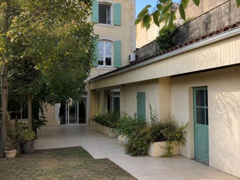 EXCLUSIVITÉ – Le charme de l’ancien, de beaux volumes et un grand jardin — photo 1