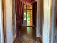 EXCLUSIVITÉ – Le charme de l’ancien, de beaux volumes et un grand jardin — photo 3