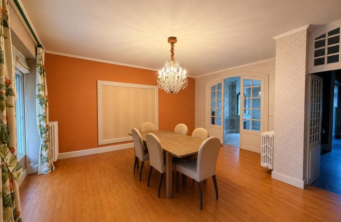 EXCLUSIVITÉ – Le charme de l’ancien, de beaux volumes et un grand jardin — photo 4