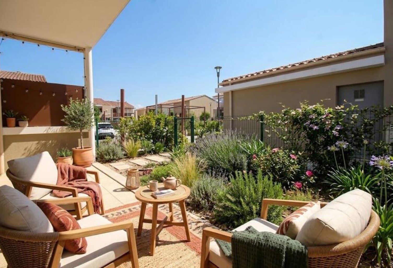 ROBION (84440) – Rare à la vente : Maison de plain-pied avec jardin, terrasse et 2 parkings au cœur du Luberon - 235.000 € — photo 1