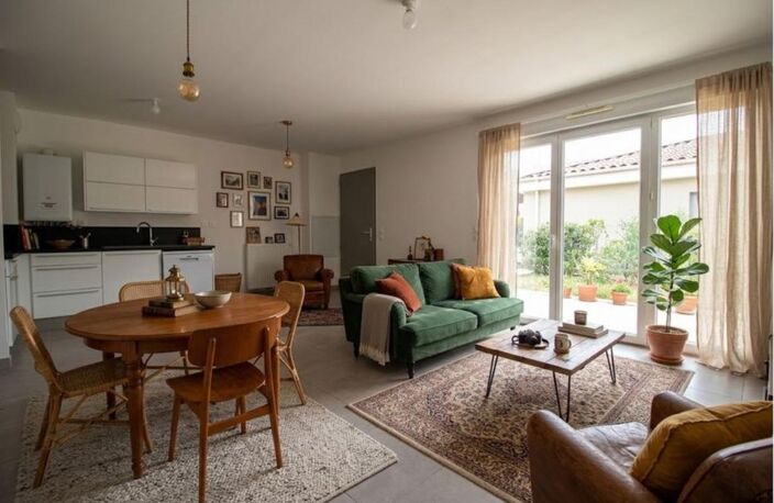 ROBION (84440) – Rare à la vente : Maison de plain-pied avec jardin, terrasse et 2 parkings au cœur du Luberon - 235.000 € — photo 2