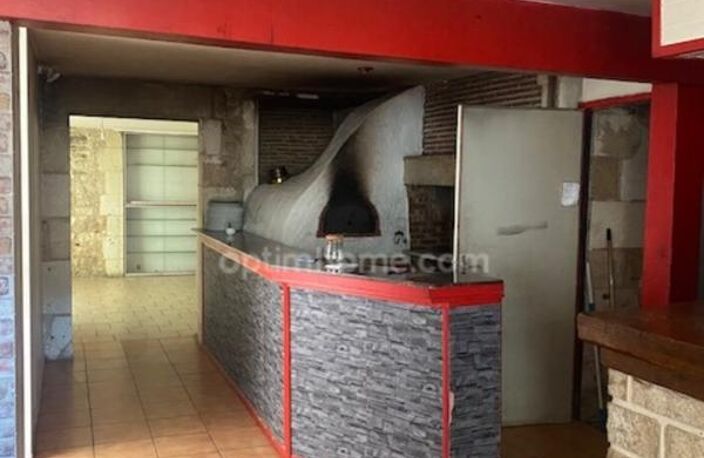 Au cœur du village de Marthon, Bâtiment en pierres, ancien commerce, bar pizza,  avec logement au dessus — photo 3