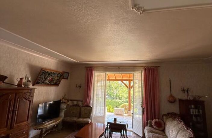 Une maison plein de potentiel à  CHARNAY LES MACON (71) — photo 3
