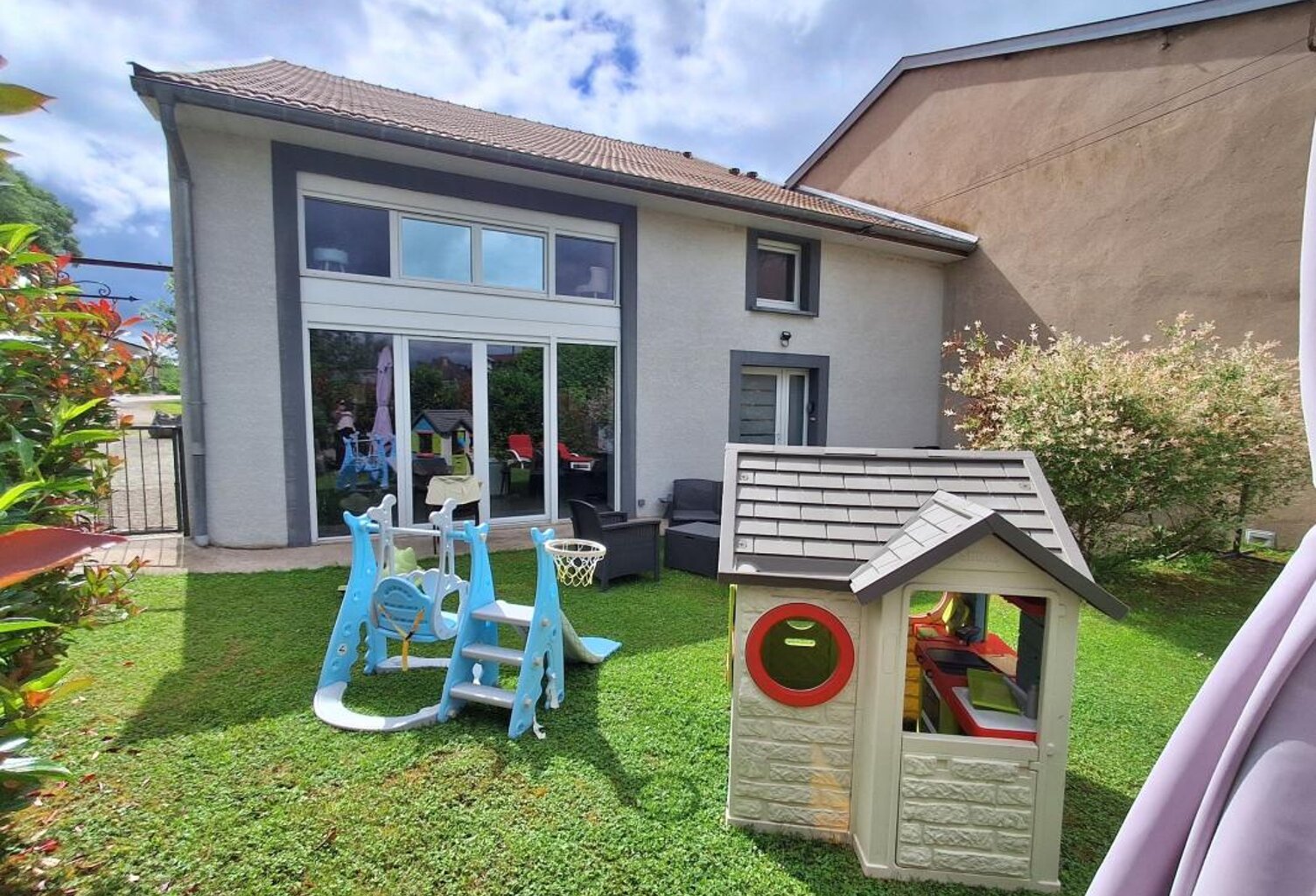 A vendre!! Maison entièrement rénovée, 4 chambres, grange et jardin à DOMBASLE EN ARGONNE — photo 1