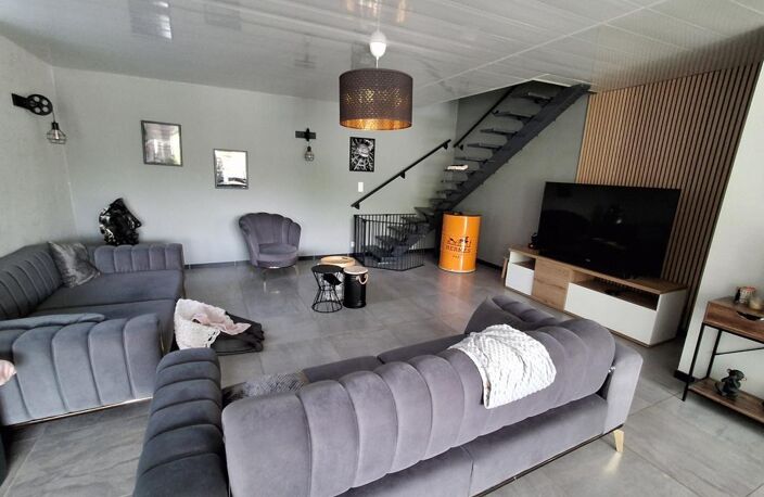 A vendre!! Maison entièrement rénovée, 4 chambres, grange et jardin à DOMBASLE EN ARGONNE — photo 4
