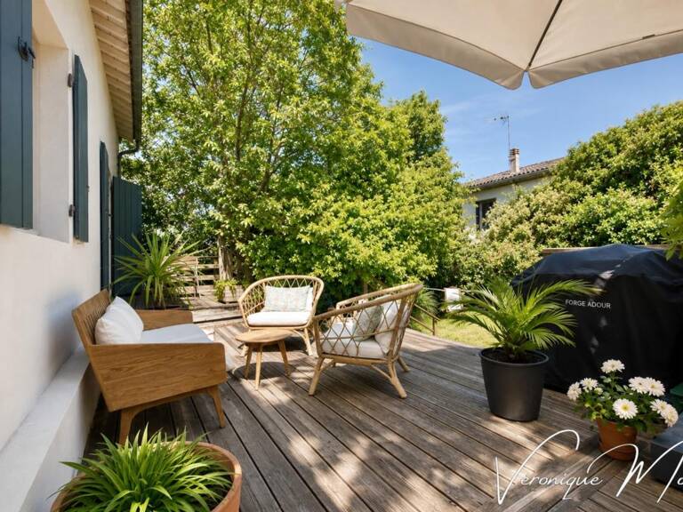 MAISON EN PIERRE INDÉPENDANTE SUR 1000m2 DE PARCELLE ARBORÉE À PIEDS DE TOUS COMMERCES — photo 1
