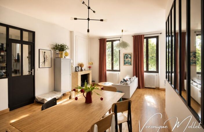 MAISON EN PIERRE INDÉPENDANTE SUR 1000m2 DE PARCELLE ARBORÉE À PIEDS DE TOUS COMMERCES — photo 4