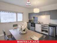YVELINES - Mantes-la-Jolie (78200) - A VENDRE - APPARTEMENT T3 AVEC TERRASSE ET PARKING 2 VOITURES - BELLE PIECE DE VIE AVEC CUISINE US - TERRASSE - ETAT IMPECCABLE — photo 2