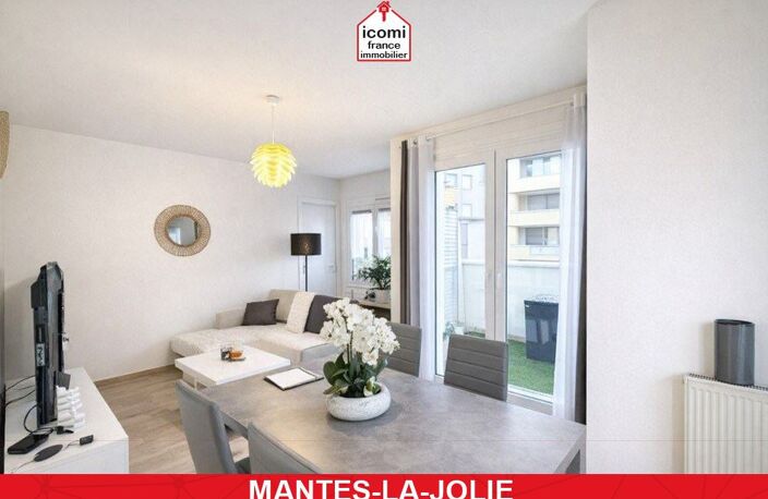YVELINES - Mantes-la-Jolie (78200) - A VENDRE - APPARTEMENT T3 AVEC TERRASSE ET PARKING 2 VOITURES - BELLE PIECE DE VIE AVEC CUISINE US - TERRASSE - ETAT IMPECCABLE — photo 4