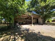 À vendre, secteur de Tarbes : Spacieuse villa comprenant 4 chambres, bureau, suite parentale, abri pour voiture et atelier, nichée dans d'un parc arboré de 22 071 m². Situation calme mais proche commodités et services — photo 2