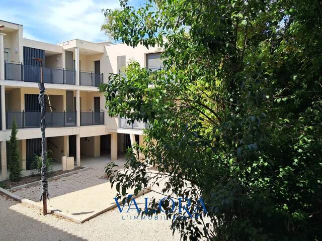 TRES BEL APPARTEMENT NEUF à SAINT-REMY-DE-PROVENCE — photo du bien