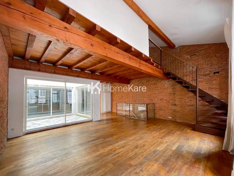 Maison de ville avec très grand garage — photo 1