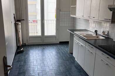 Appartement 3 pièces 740 €