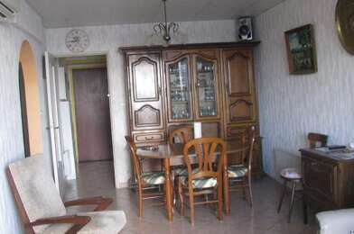 Appartement 3 pièces 735 €