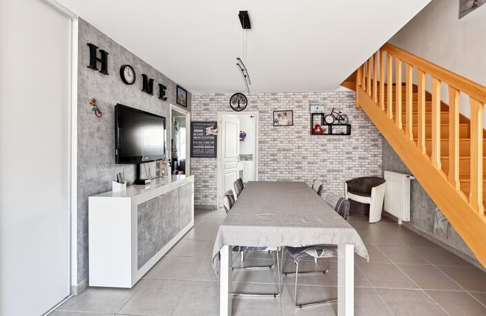 TRÉLAZÉ – MAISON 2019 de 97 m2 – PMR – 4 CHAMBRES – GARAGE – DEUX EXTÉRIEURS — photo 2