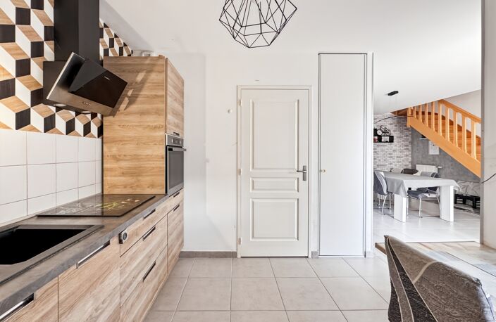 TRÉLAZÉ – MAISON 2019 de 97 m2 – PMR – 4 CHAMBRES – GARAGE – DEUX EXTÉRIEURS — photo 5