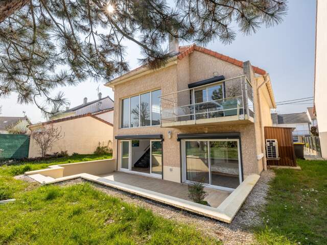 A vendre maison climatisée Sainte Genevieve des Bois (91700) véritable coup de cœur dans le Triangle d’Or : une maison individuelle de 153 m² offrant 5 chambres, un garage — photo du bien