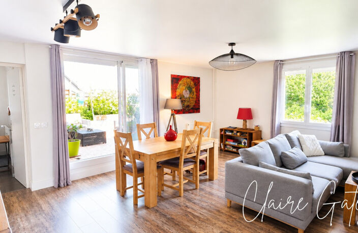 Appartement à vendre 4 pièces CHAMBERY (73) Duplex avec terrasse de 24 M², vue dégagée et garage — photo 3