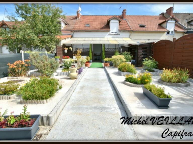 Maison à vendre 3 pièces NOYANT D'ALLIER (03), 3 chambres, terrain 213 m² — photo 1