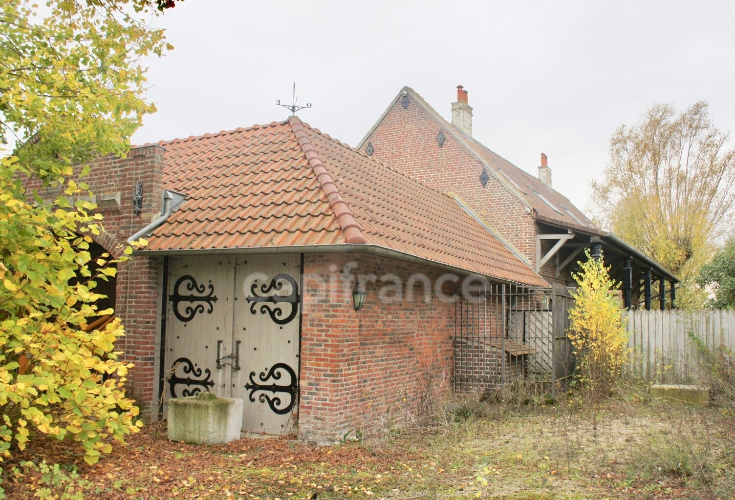 Local/bureau à vendre STEENWERCK (59) Corps de ferme au carré pour un usage mixte sur une parcelle de 27 474 m² — photo 1