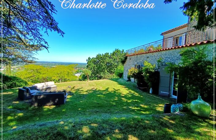 Maison en pierre de 313 m² avec vue panoramique et près de 2 hectares de terrain — photo 2