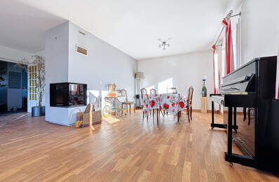 Maison à vendre 8 pièces SAINT GENIS POUILLY (01) — photo du bien