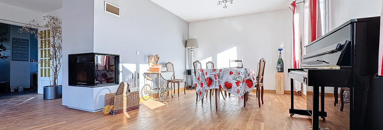 Maison 8 Pièces 183 m² à vendre à Saint-Genis-Pouilly (01630)